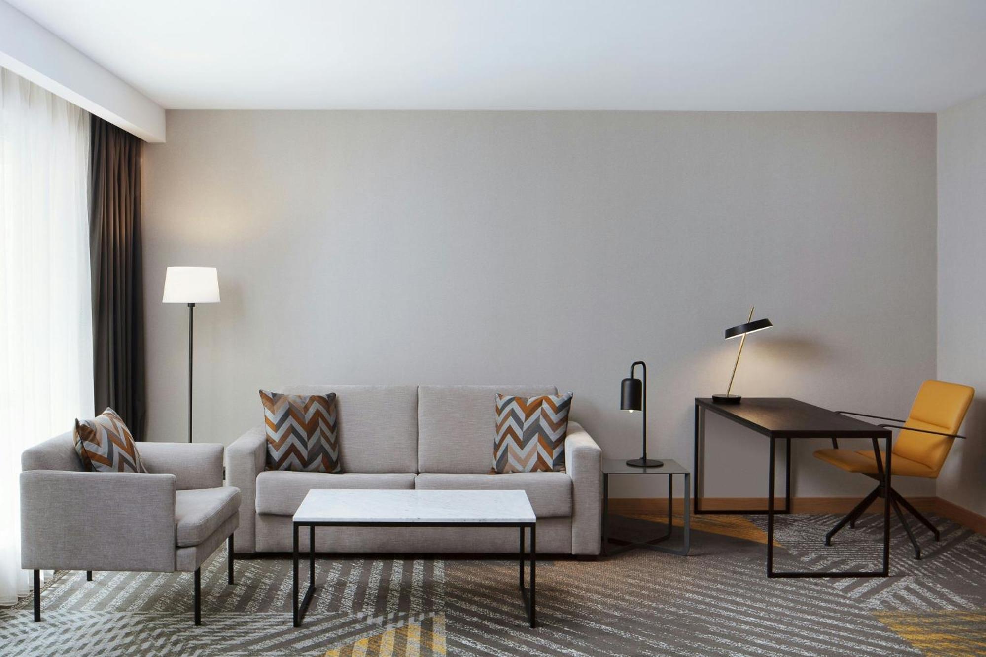 Courtyard By Marriott Tbilisi Hotel Kültér fotó